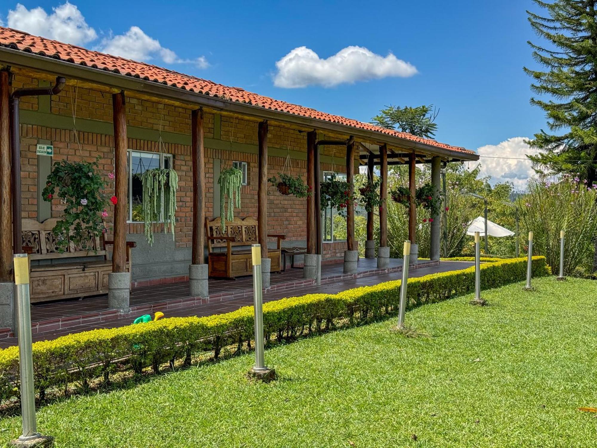Finca Del Cafe - Casa Typica Santa Rosa de Cabal Buitenkant foto